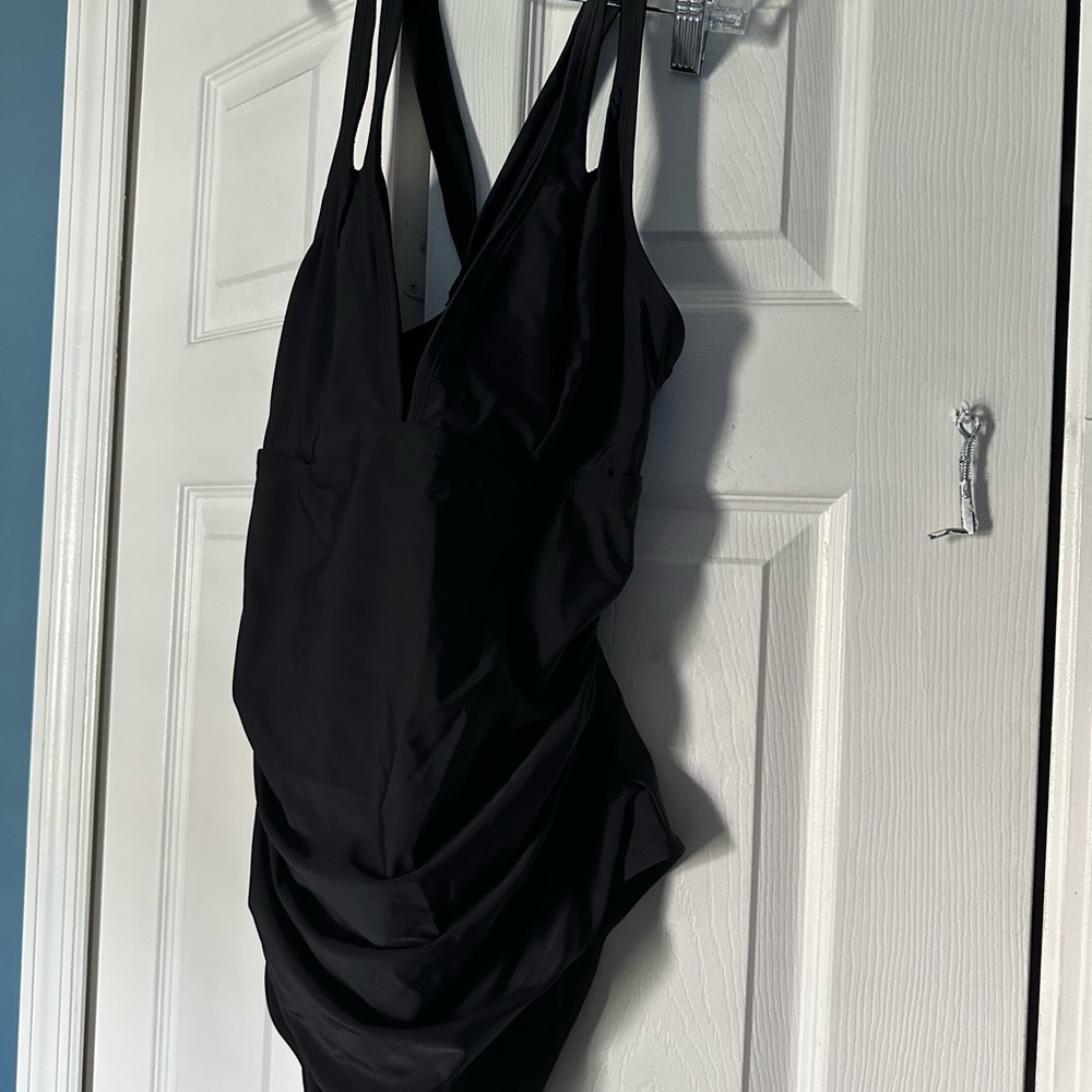 NWOT Black One-Piece cupshe waist slimming Swimsuit